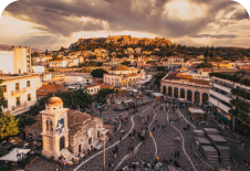 Μοναστηράκι και Πλάκα, ιστορικά σοκάκια και ζωντανή αγορά κάτω από την Ακρόπολη