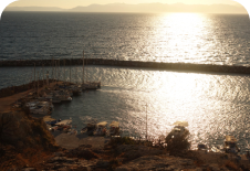 Ραφήνα, παραλία και παραθαλάσσιες ταβέρνες στην Ανατολική Αττική